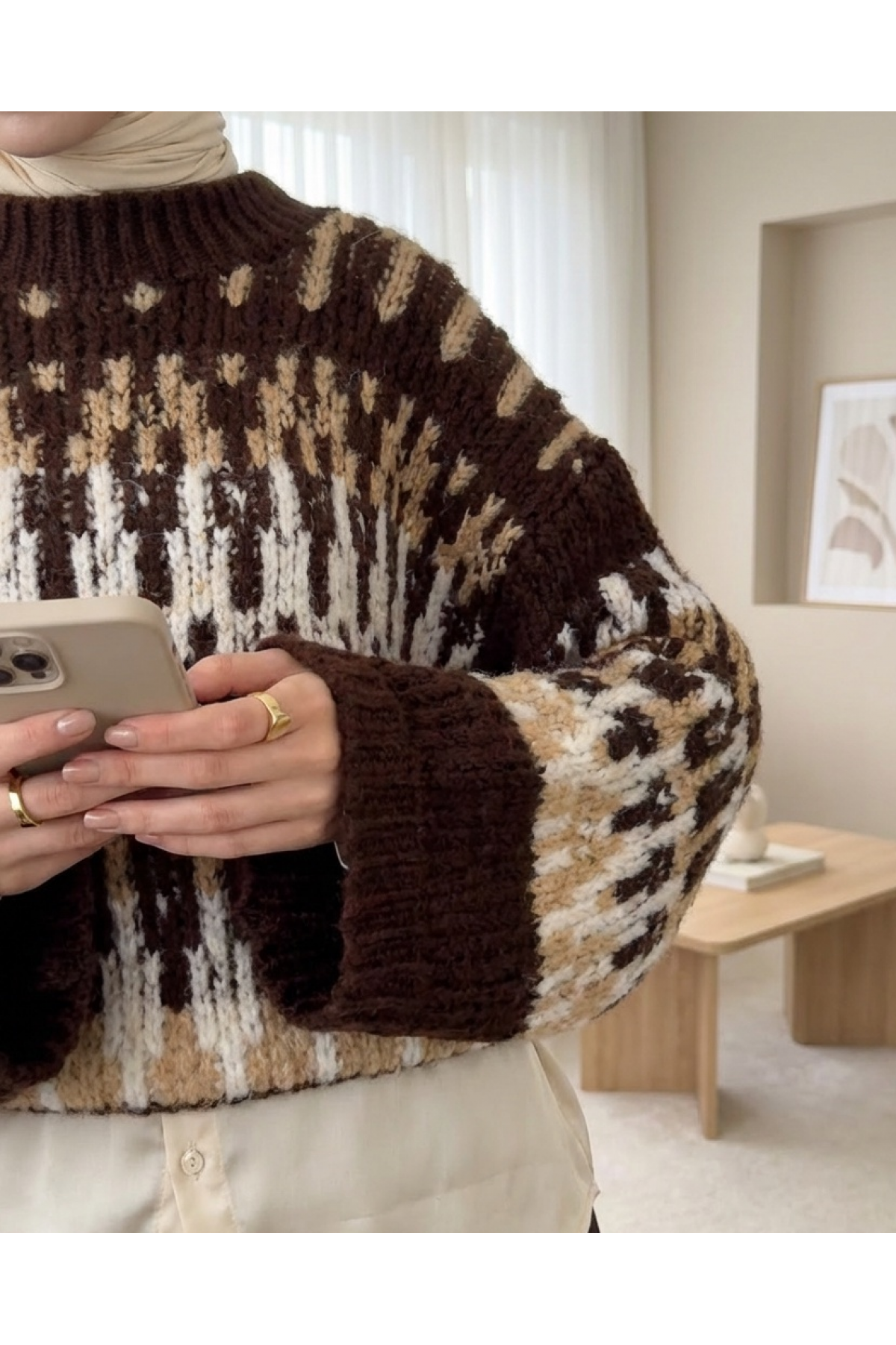 Three-Color Patterned Thick Knit Sweater -Brown