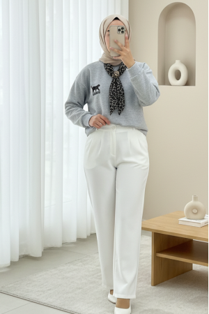 Scarf Leopard Emblem 3 Yarn Sweater - Light grey