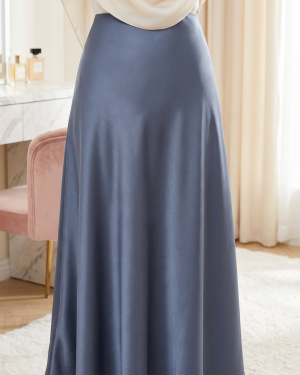 تنورة زرا الساتان السادة -لون مدخن