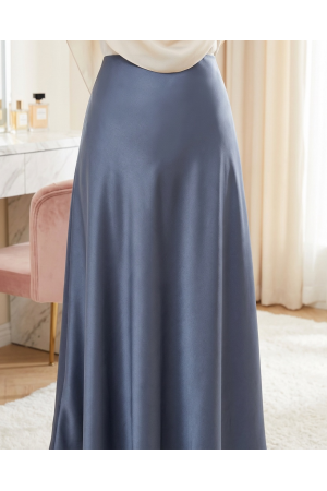 تنورة زرا الساتان السادة -لون مدخن