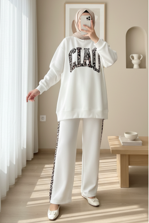 Önü Yazılı Leopar Deseni Detaylı Üç İplik Sweat Takım  -Beyaz