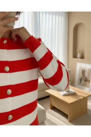 سترة صوفية محبوكة بأزرار وياقة عالية -لون العقيق