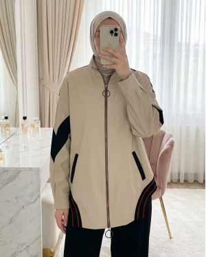 جاكيت نسائي مطاطي بظهر مقسم  