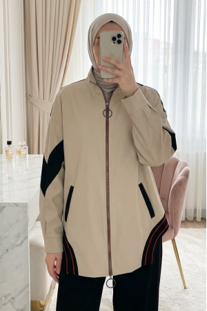 جاكيت نسائي مطاطي بظهر مقسم  