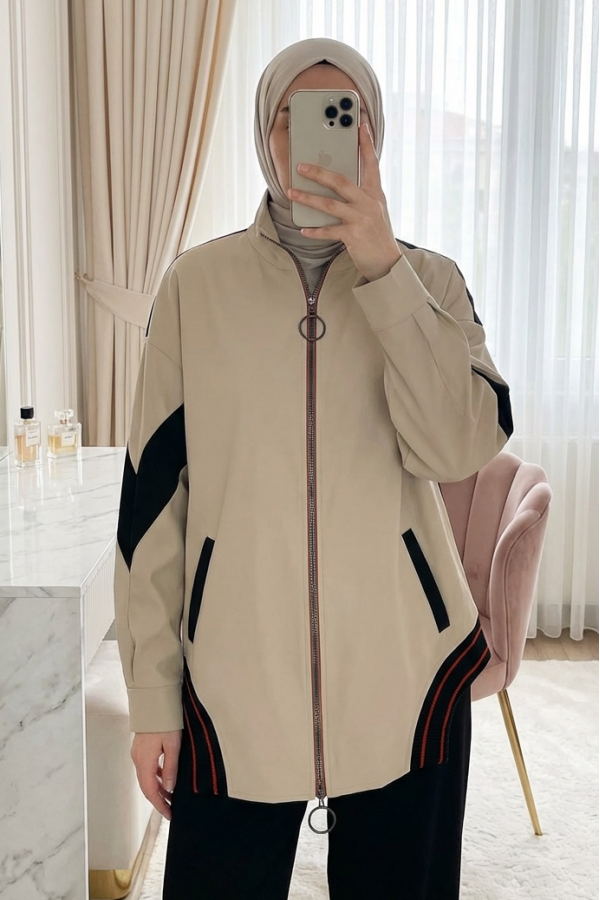 جاكيت نسائي مطاطي بظهر مقسم  