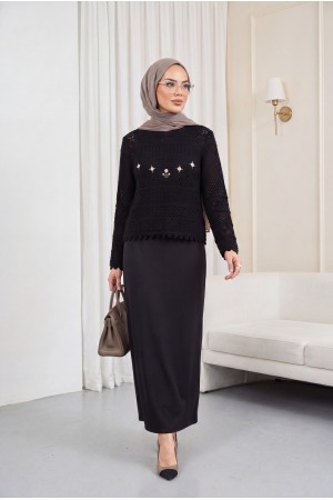 Çiçek Nakışlı Ajurlu Desenli Triko Kazak -Siyah