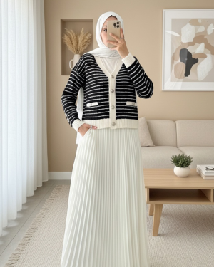 Buttoned Pocket Detailed Slim Lined Knitwear Cardigan -Cream color