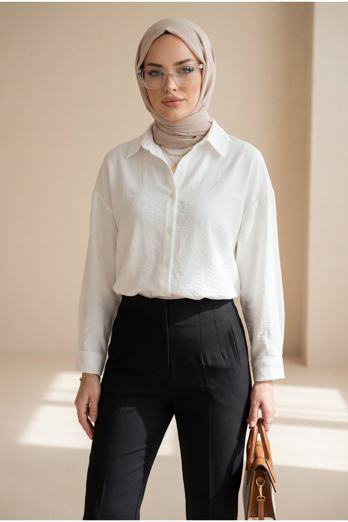 Oval Cut Button-Down Shirt -White