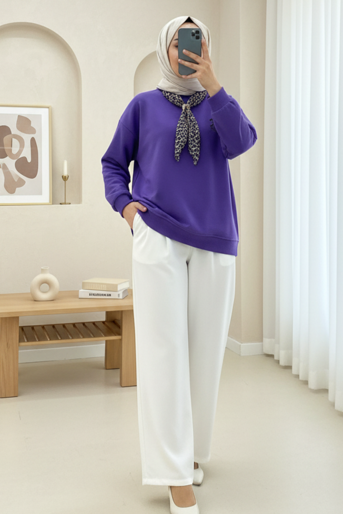 Scarf Leopard Emblem 3 Yarn Sweater  - Purple
