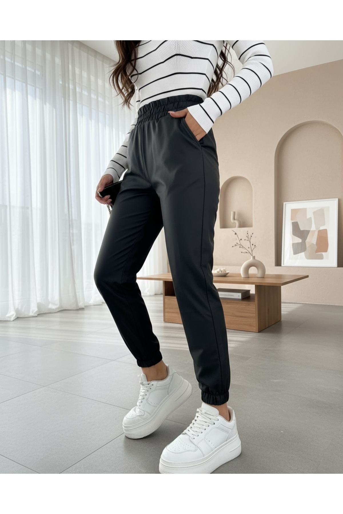 Side Pockets, Elastic Waist and Legs Leather Trousers -Black