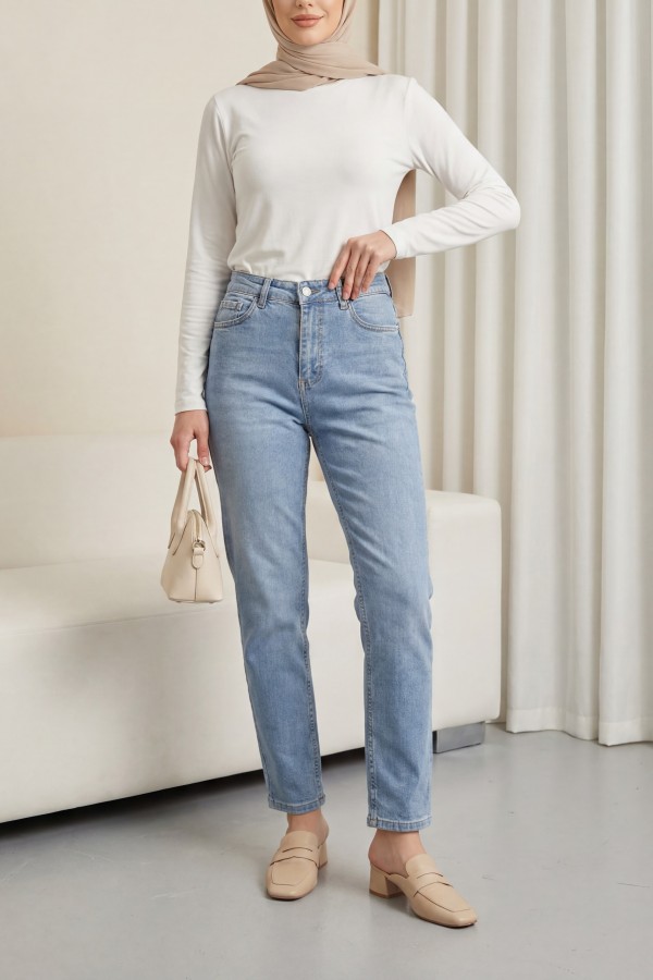 High-Waisted Straight-Leg Jeans with Pockets -Ice Blue