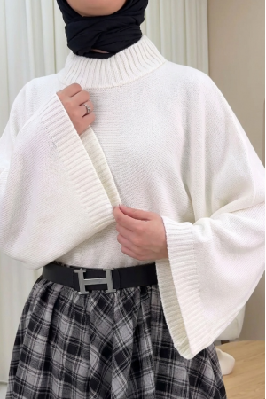 Half Turtleneck Crop Knit Sweater -White