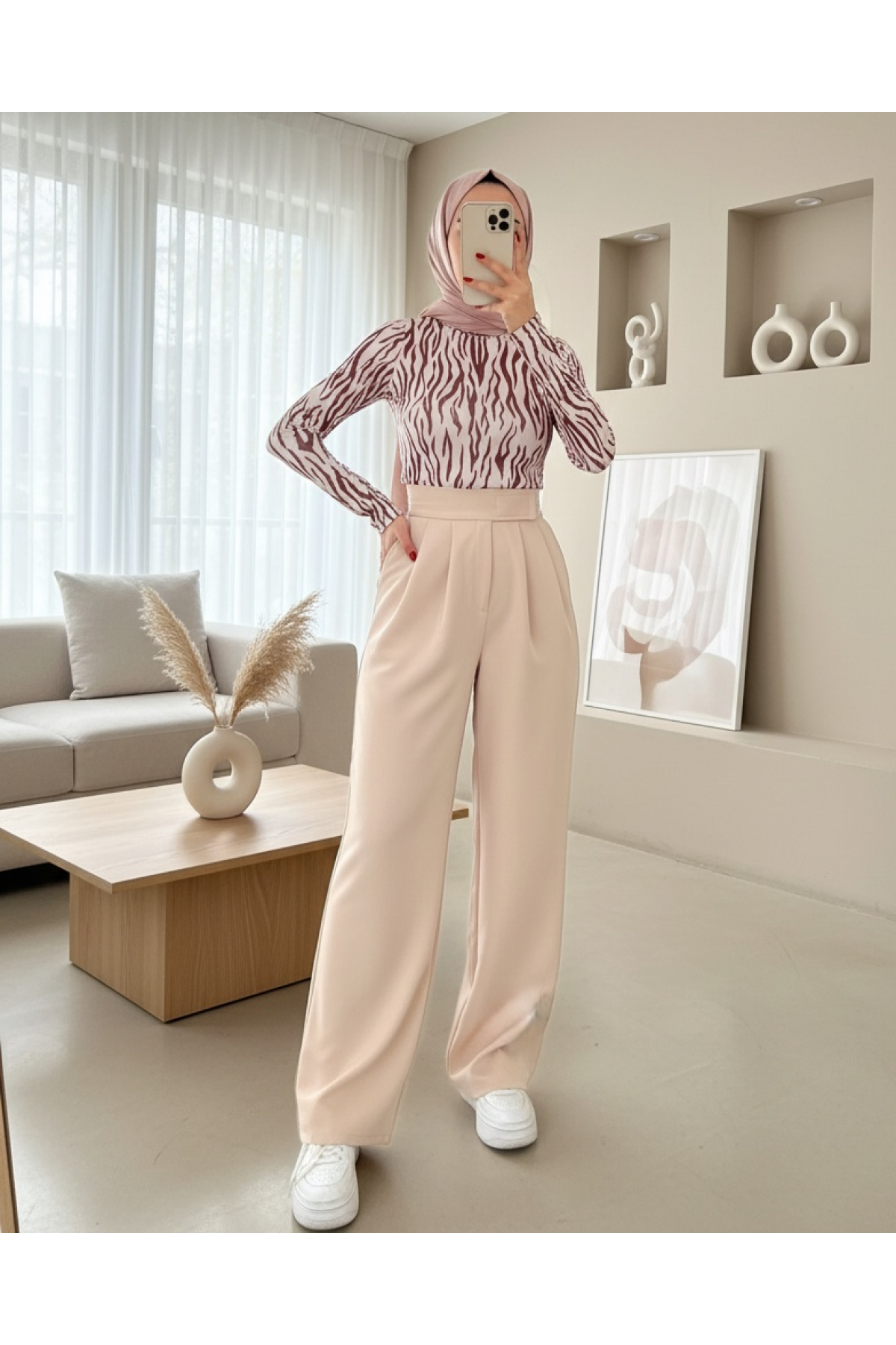 Kemeri Cırtlı Pileli Bol Paça Pantolon -Bej