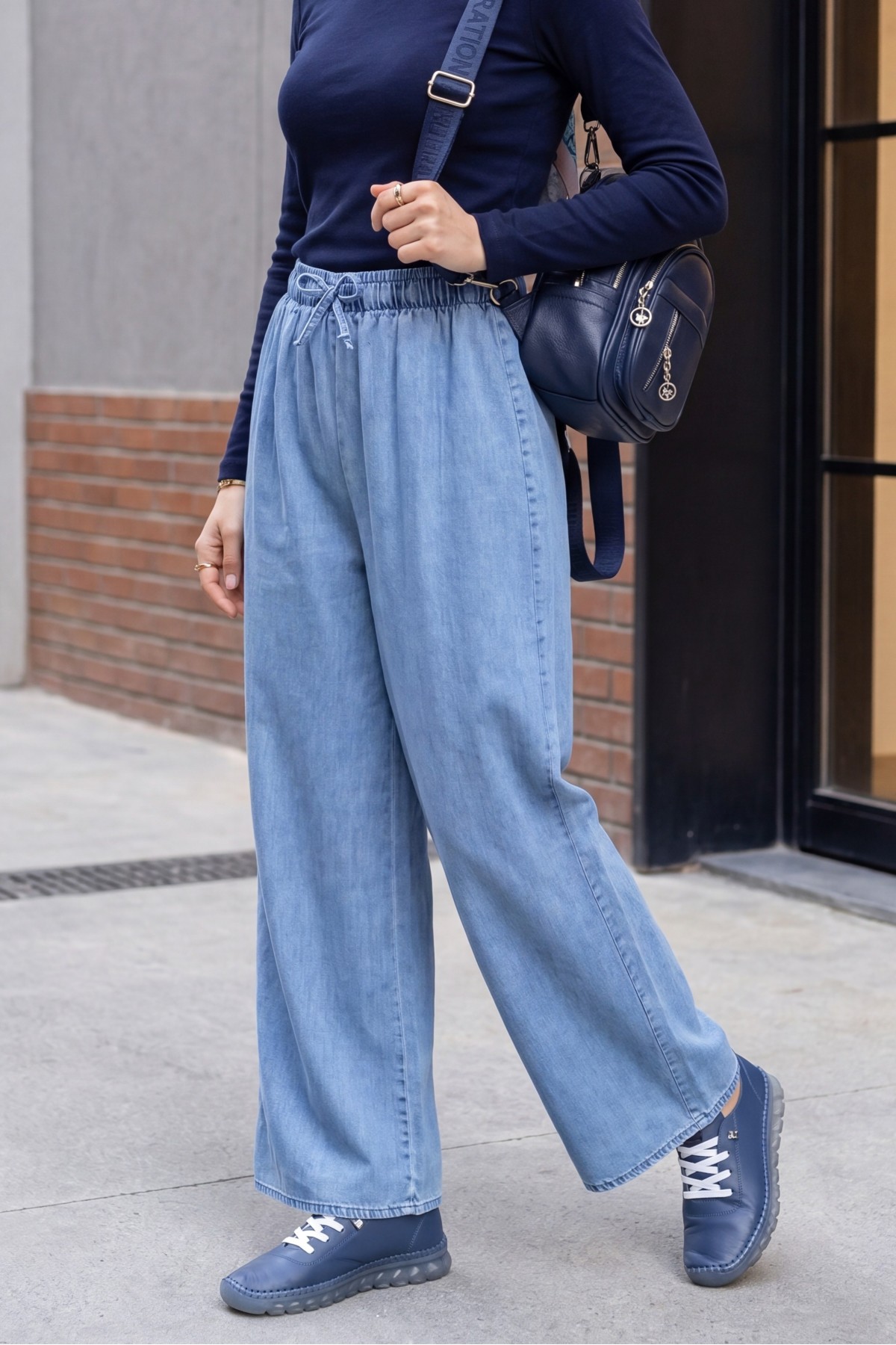 Wide Leg Waist Elastic Lacing Detail Jeans       -Blue