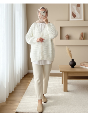 Kabartma Örgülü Araboy Düğmeli Triko Hırka -Ekru