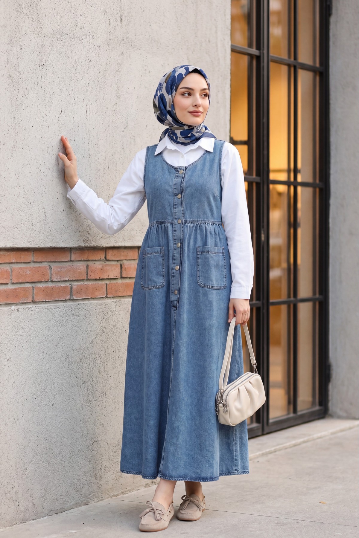 Half Buttoned Double Pocket Zero Sleeve Denim Vest -Ice Blue