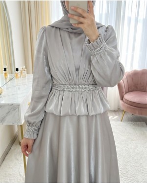 Beli Volan Detaylı Taşlı Janjan Saten Abiye -Taş