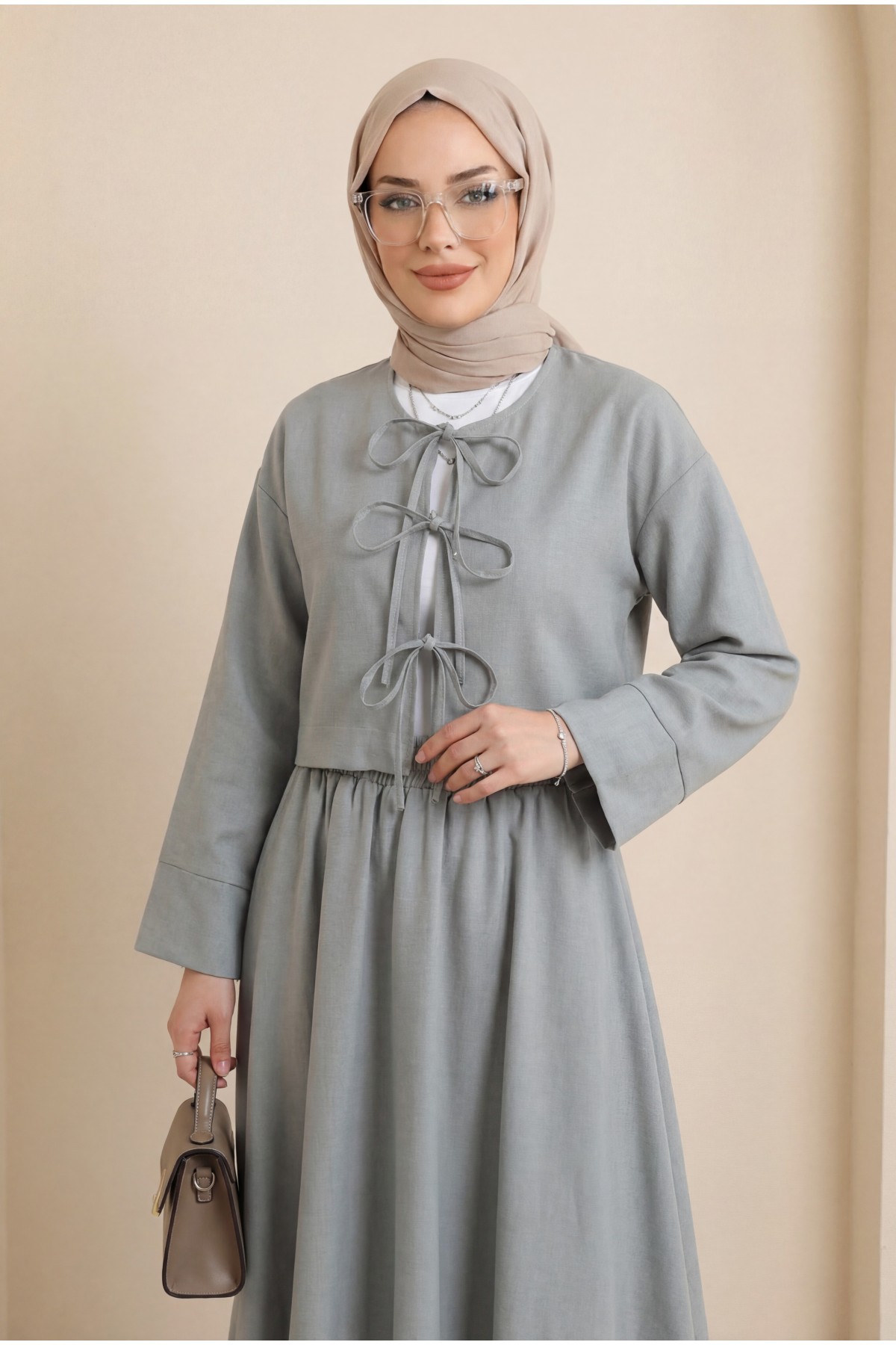 Linen Suit with Elastic Waist and Lace       -Grey