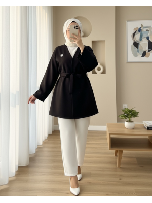 Broş Detaylı Beli Kuşaklı Scuba Ceket -Siyah