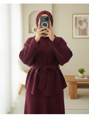 Kolu Katlamalı Beli Kemerli Yırtmaçlı Triko Takım  -Bordo