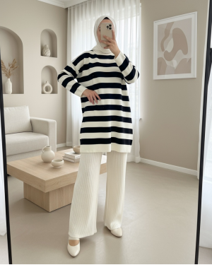 Bisiklet Yaka Yan Çizgili Triko Tunik -Siyah