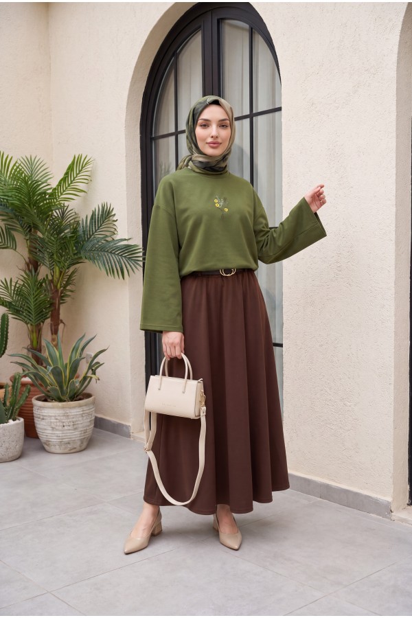 Round Neck Loose Fit Jersey Blouse with Floral Embroidery on the Front -Green