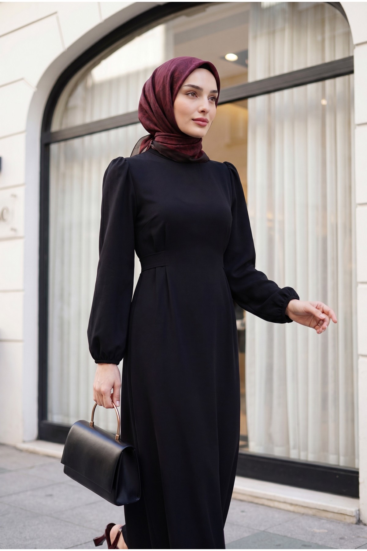 فستان دانتيل بياقة القاضي -أسود
