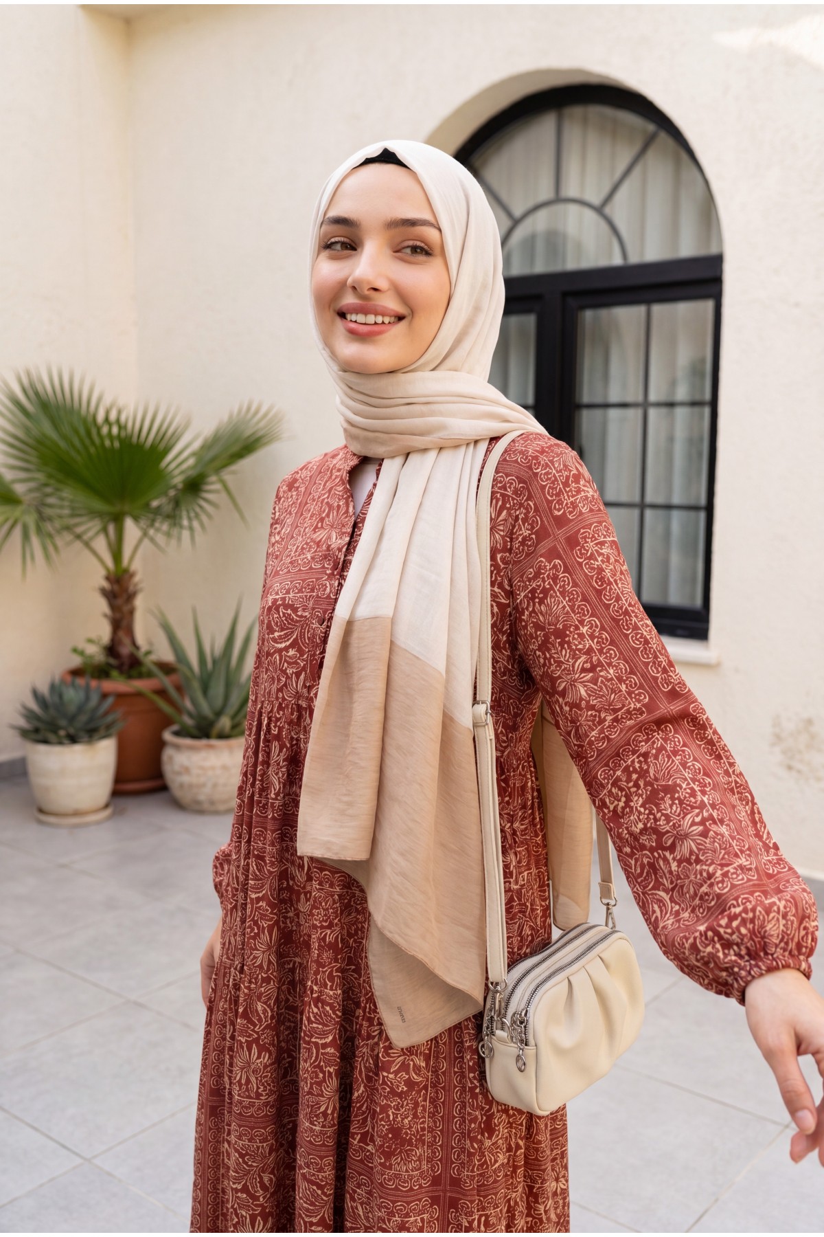 فستان بأكمام مرنة بنقشة مختلطة وأزرار نصفية  -لون القرميد