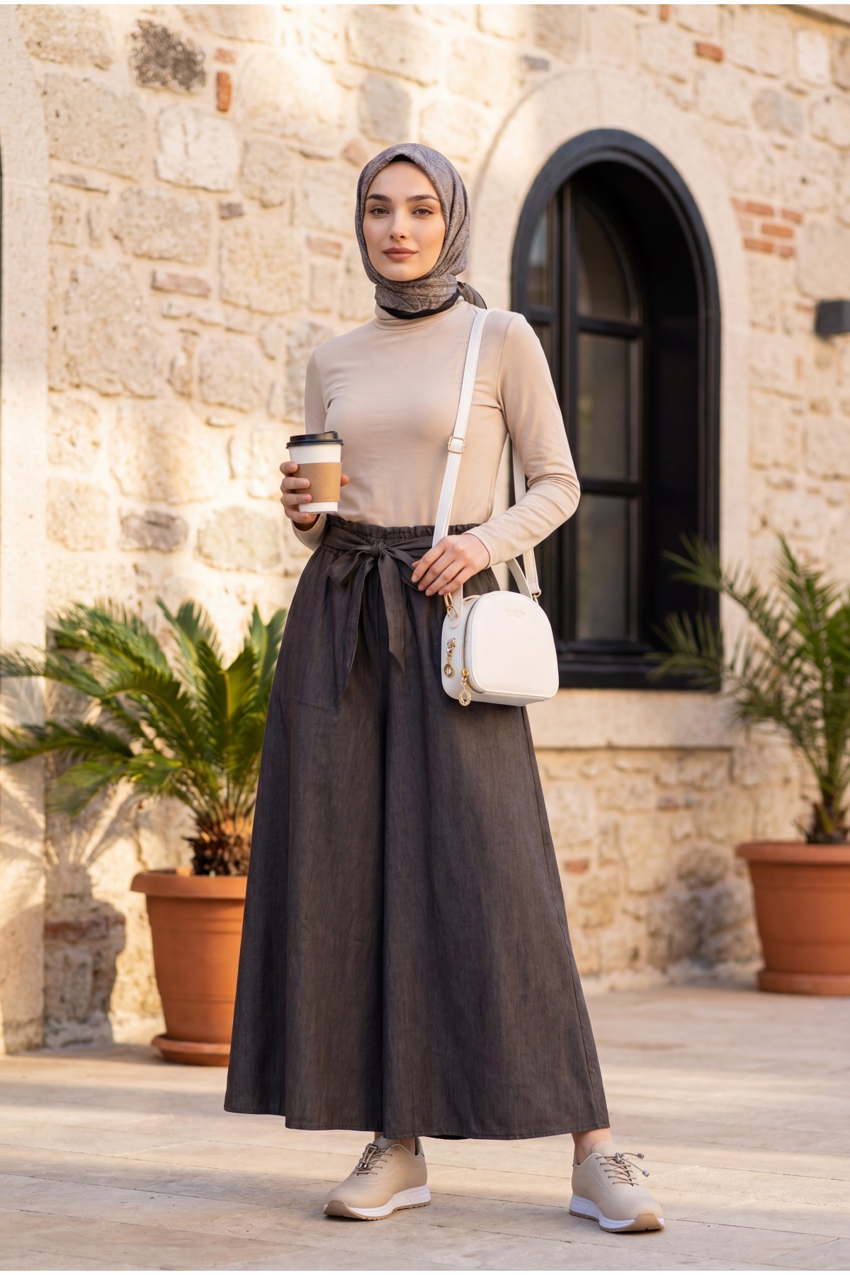 Linen-look skirt/pants with elasticated waist, belt, and pockets. - Soil