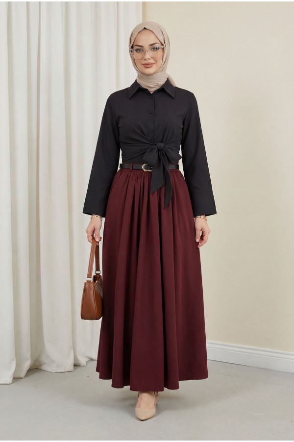 Twill Skirt with Buckle Belt, Pleated Side Pockets and Zipper -Maroon