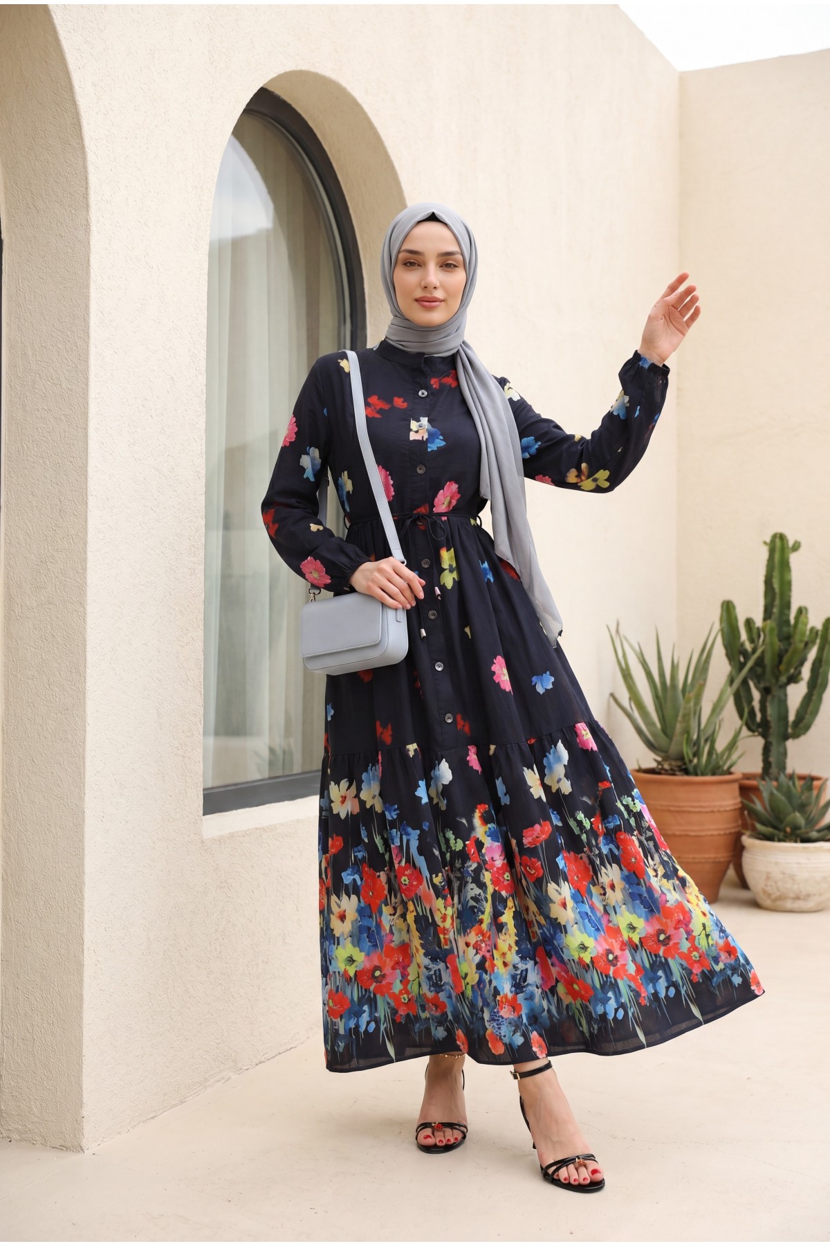 Floral Patterned Polycotton Dress with Elasticated Sleeves, Half Button Closure and Belt -Black detay görseli