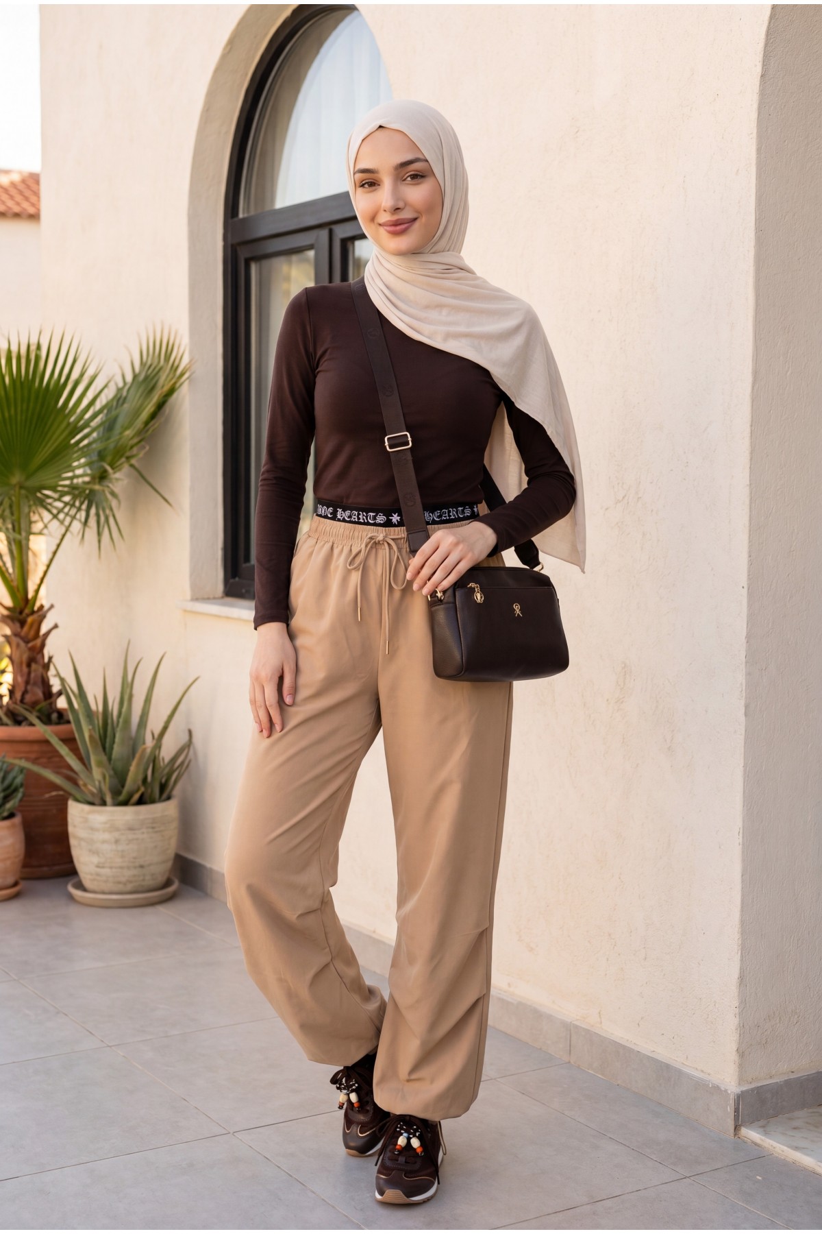 Waistband Elastic Trousers -Mink color