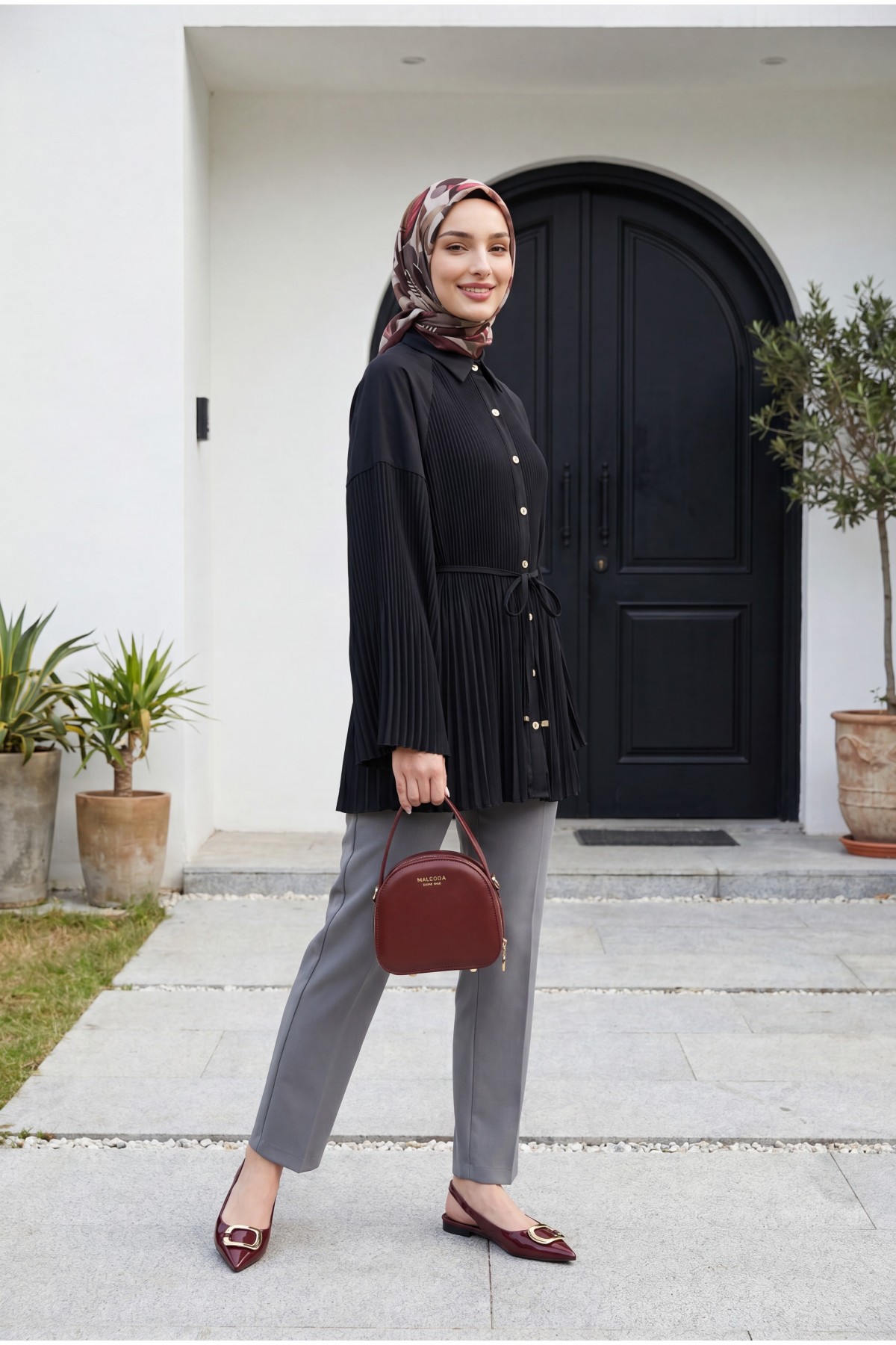 Zra Pleated Carrot Trousers -Grey