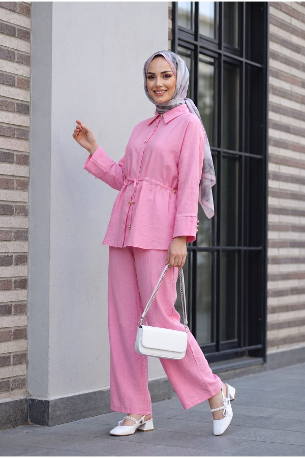 Cotton crinkle set with tunnel drawstring and elasticated waist trousers.    -Fuchsia