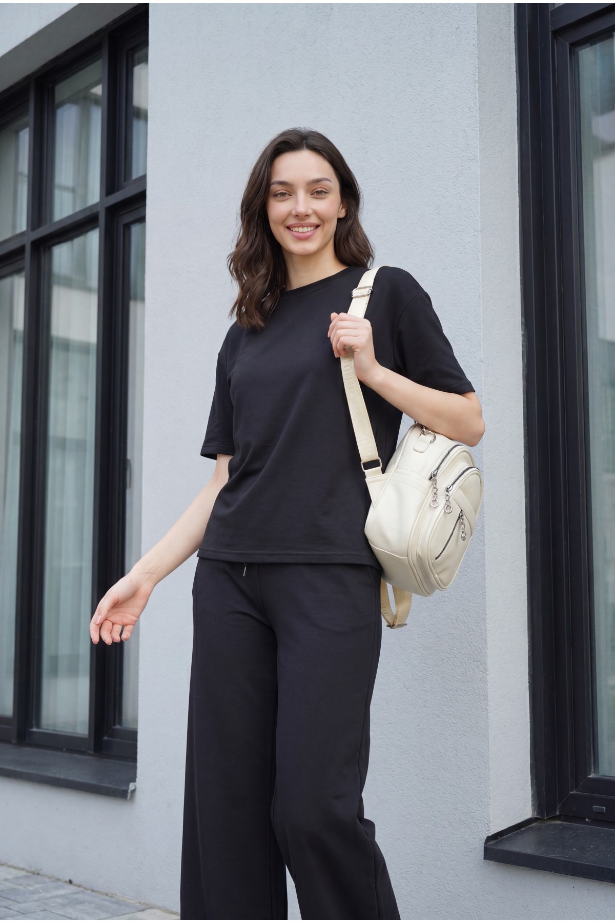 Crew Neck Short Sleeve Trousers with Pockets and Drawstring Waist Oysho Set -Black