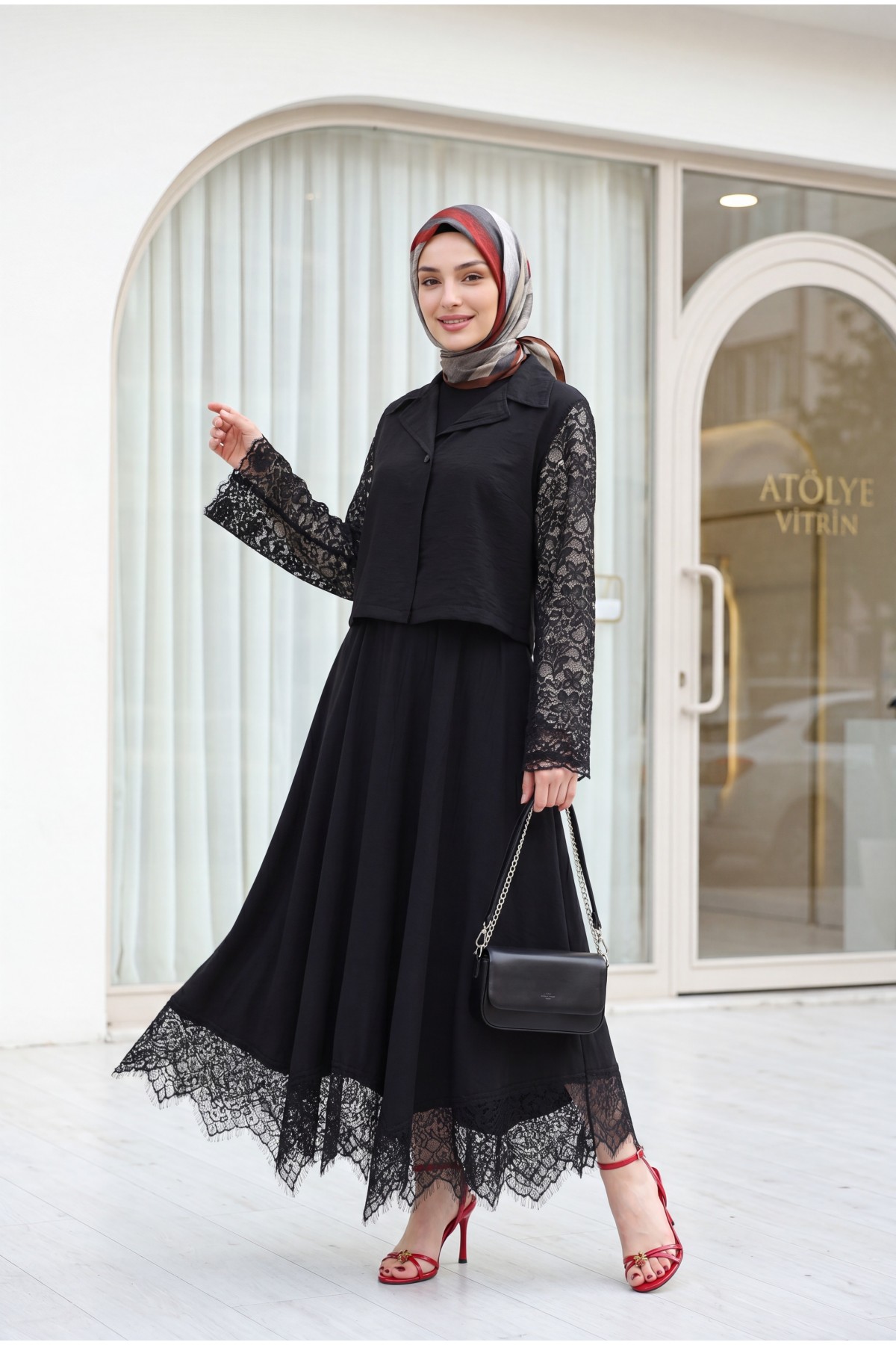 One-button Strawberry Set with Lace Detail on Sleeves and Hem -Black detay görseli