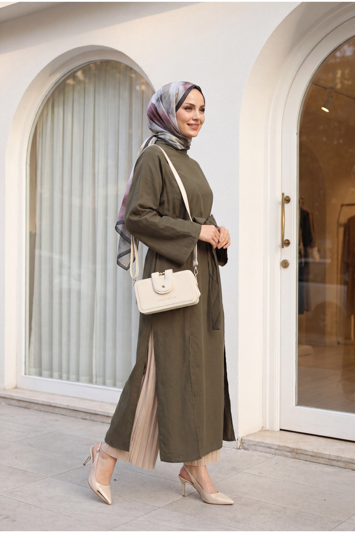 سترة طويلة من المودال بياقة صينية وفتحة عميقة وحزام -خاكي