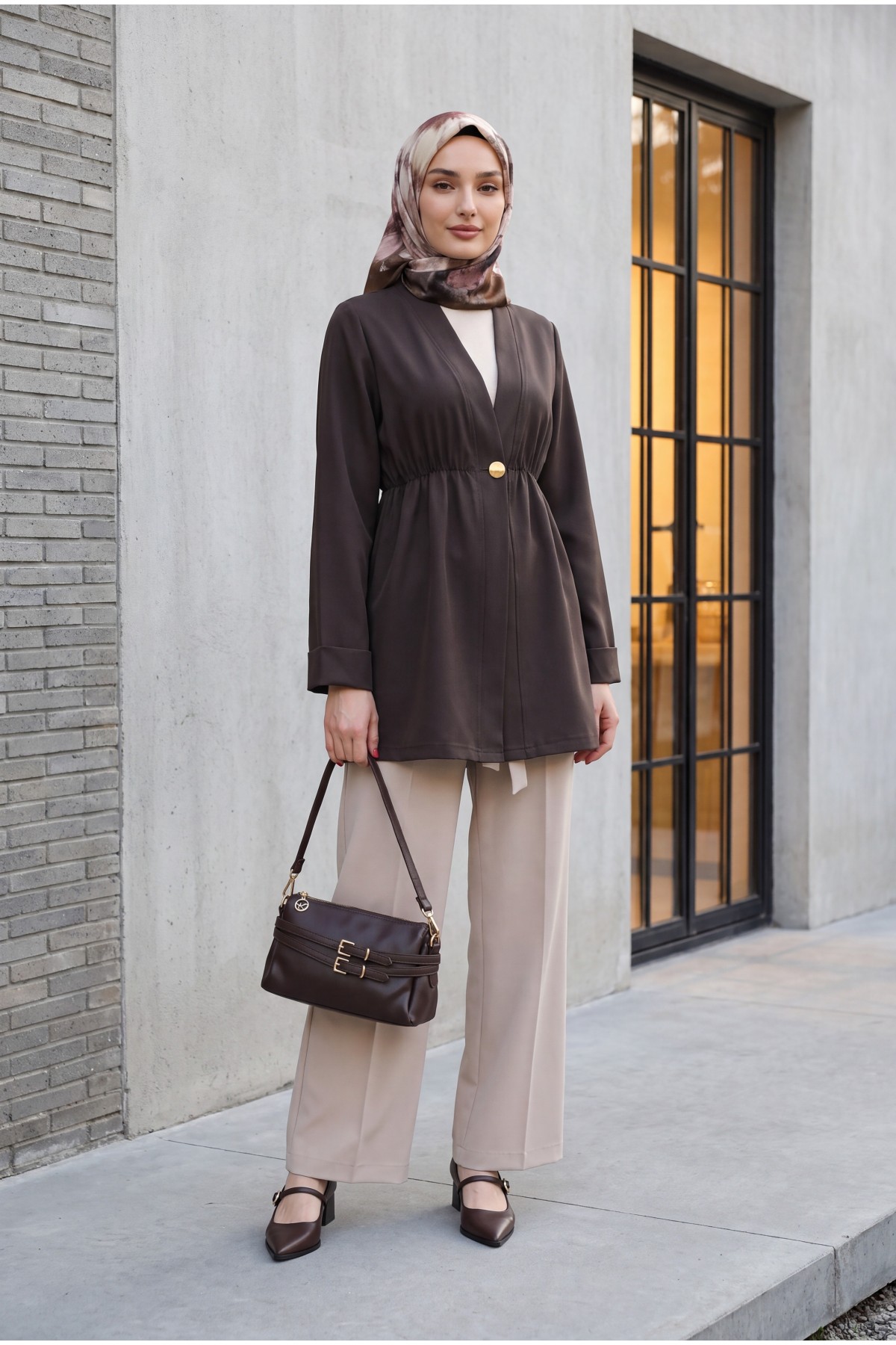 Beli Lastikli Kolu Katlamalı Tek Düğmeli Krep Kimono -Koyu Kahverengi