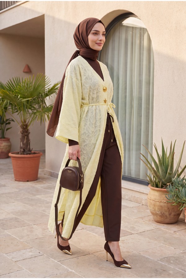 Geniş Kol Bağcıklı Broşlu Jakarlı Uzun Kimono -Sarı