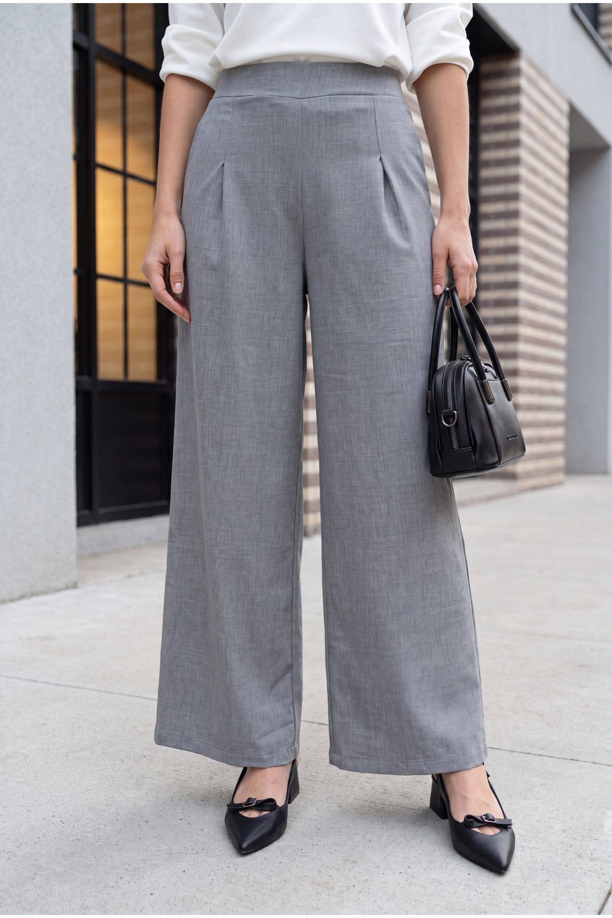 Wide-leg pleated linen-look trousers with elasticated waist. - Light grey