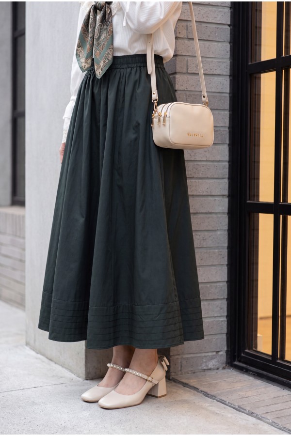Skirt with Elastic Waist, Pockets and Stitching Details     -Oil color