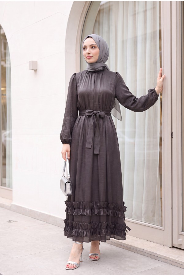 Long dress with ruffled neckline and hem, elasticated sleeves, crinkle crepe lining. -Black