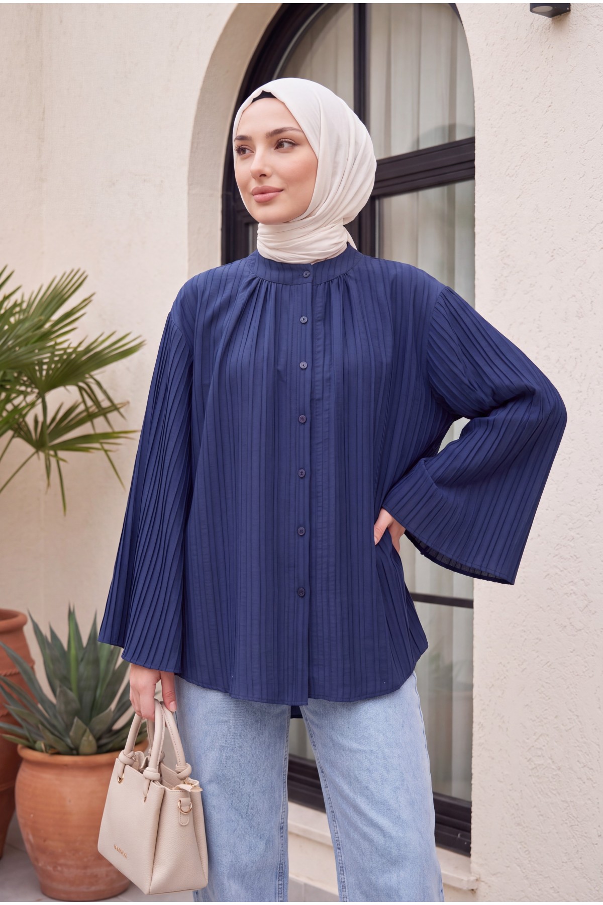سترة سيينا ذات ياقة دائرية وأزرار وأكمام إسبانية -كحلي