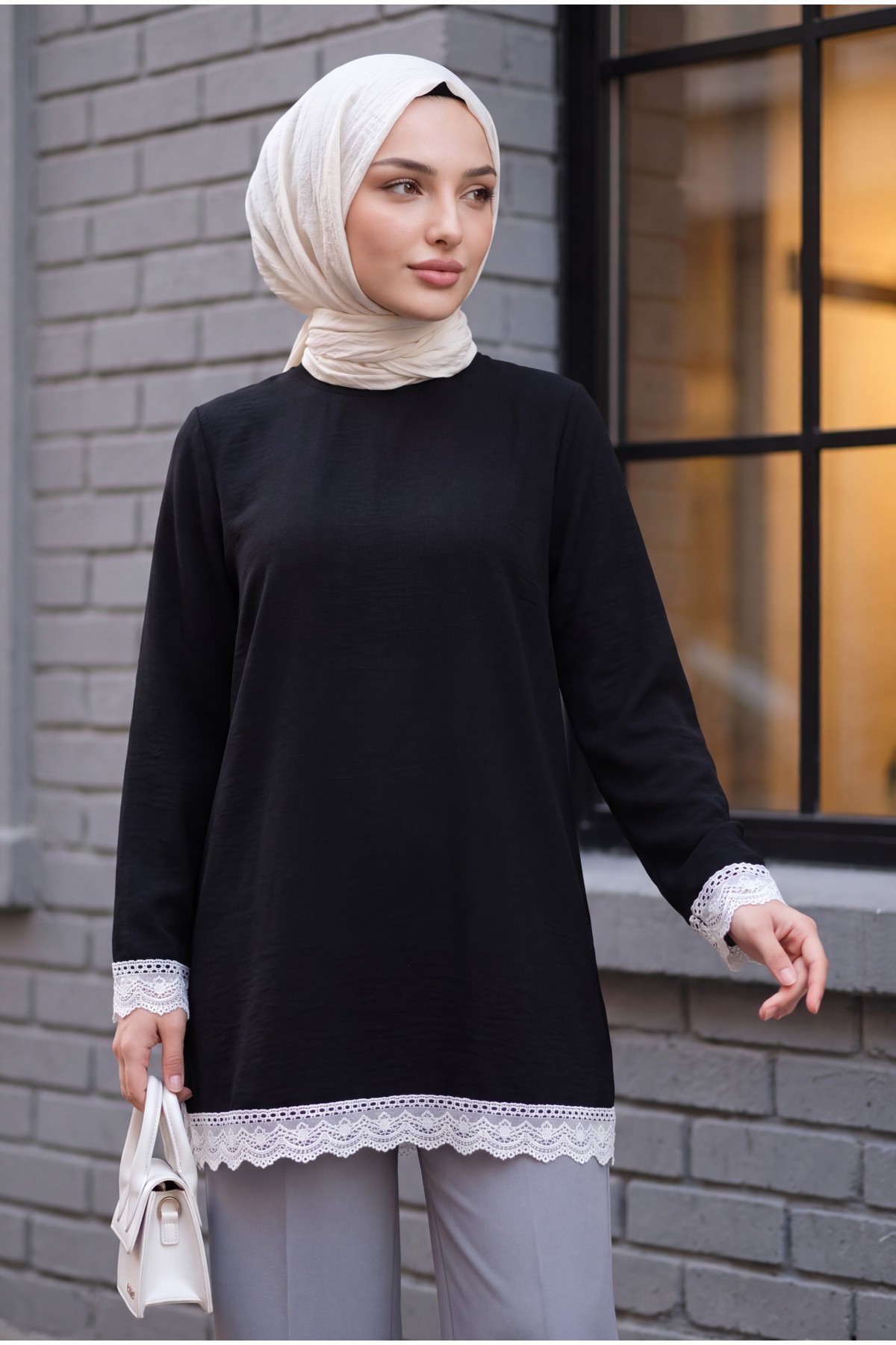 Etek Ucu Fistolu Bisiklet Yaka Tunik -Siyah