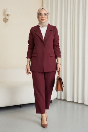 Crepe Suit with Double-Breasted Collar and Pocket Details -Maroon