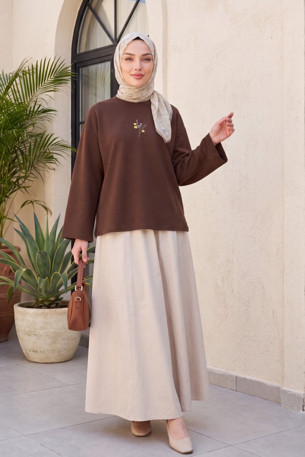 Round Neck Loose Fit Jersey Blouse with Floral Embroidery on the Front -Brown
