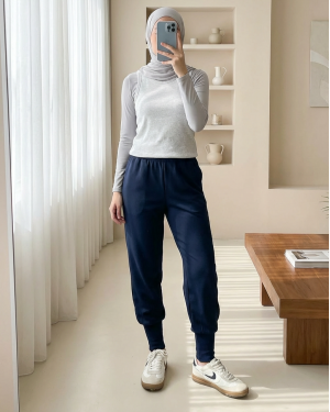 بنطلون نسائي بنقشة الجزر مع تفاصيل في الحافة 