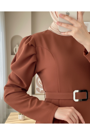 Karpuz Kol Tokalı Kemerli Elbise -Taba