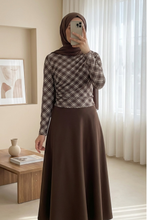 بلوزة كاروهات جانبية مكشكشة -بنى