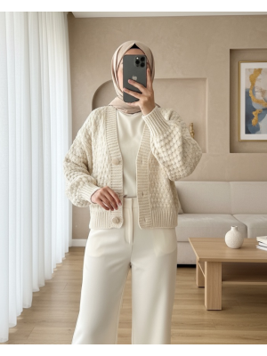 Kabartma Örgülü Düğmeli Triko Hırka -Krem